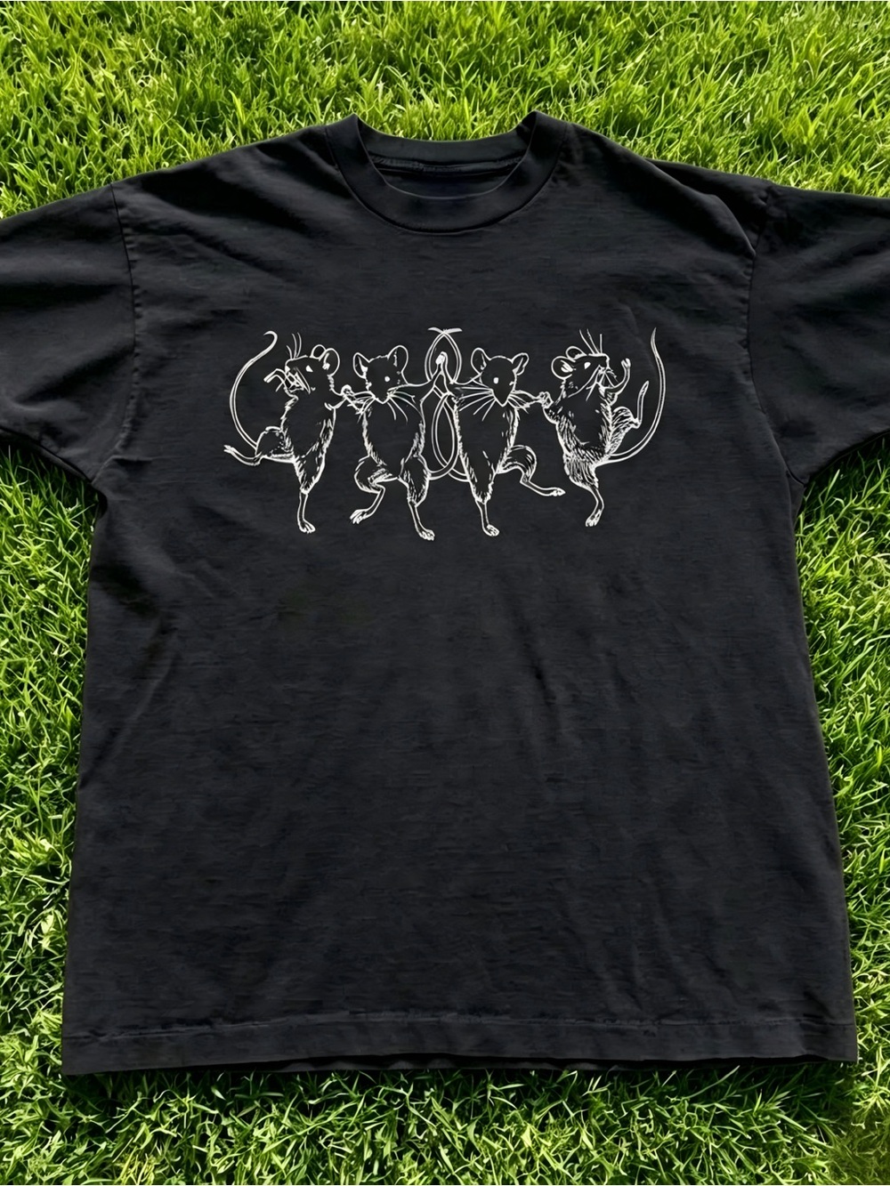 Black cat graphic with white accents Women Men T-shirt unisex - Picture 1 of 4